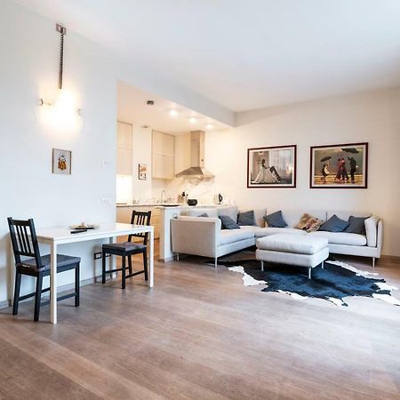 Santo Stefano Luxury Apartment Milan Exterior photo