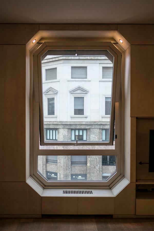 Santo Stefano Luxury Apartment Milan Exterior photo